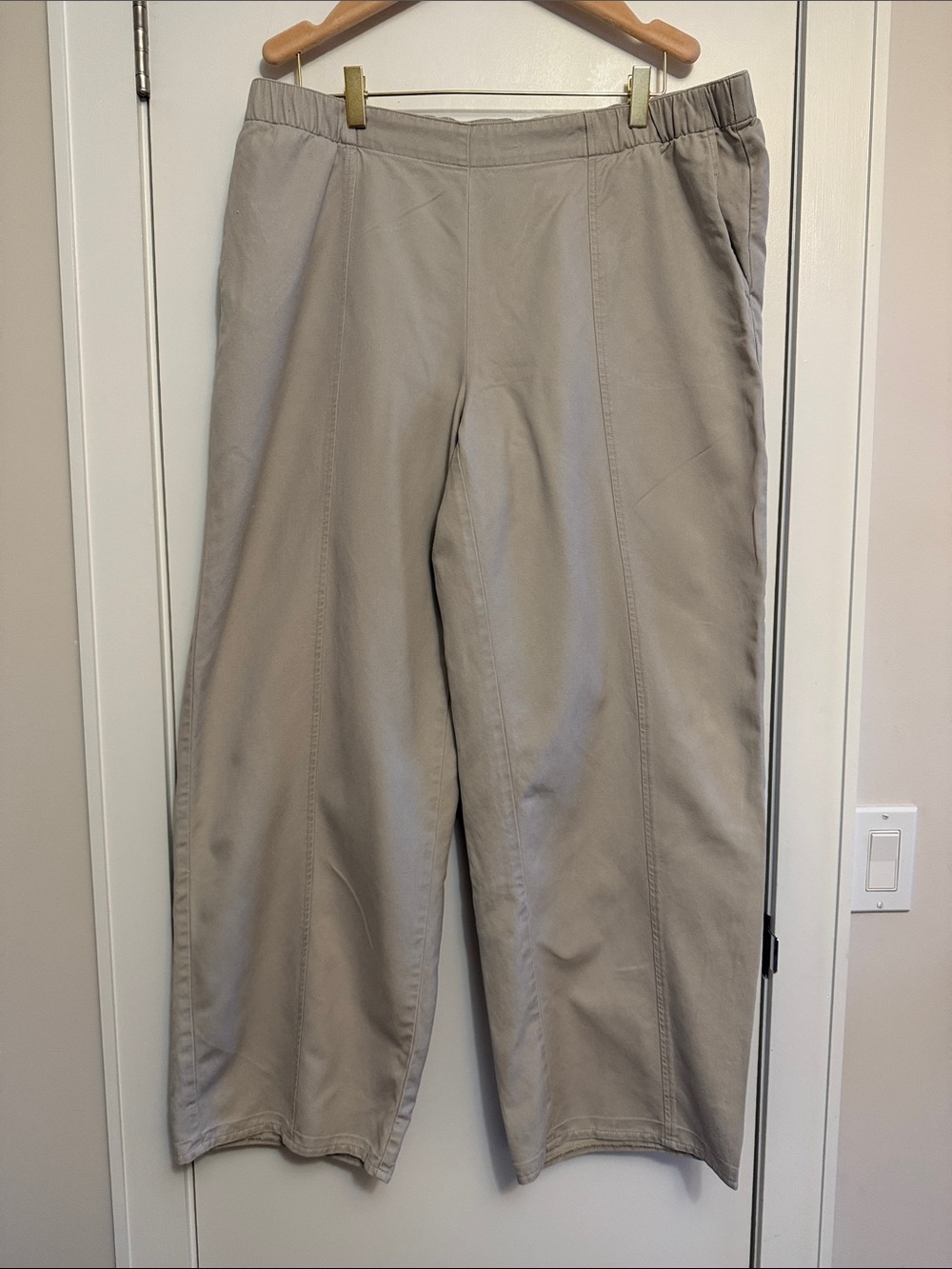 Men's Casual Wide-Leg Pants in Light Beige size XL